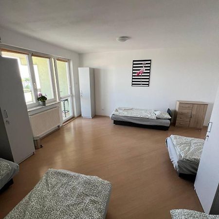 Hostel „U Sashka” Warszawa Zewnętrze zdjęcie