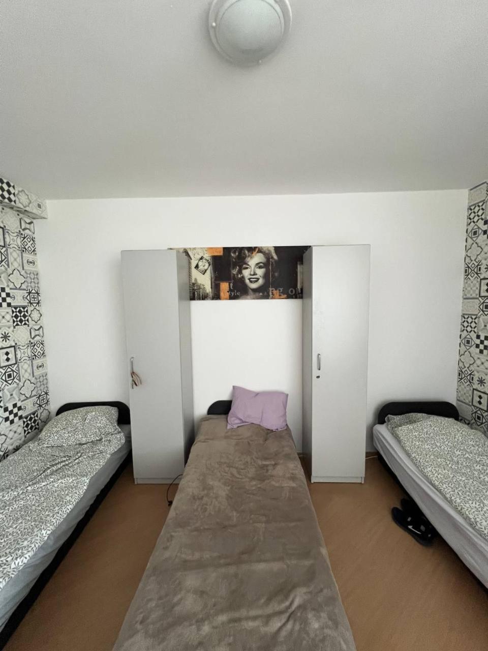 Hostel „U Sashka” Warszawa Zewnętrze zdjęcie