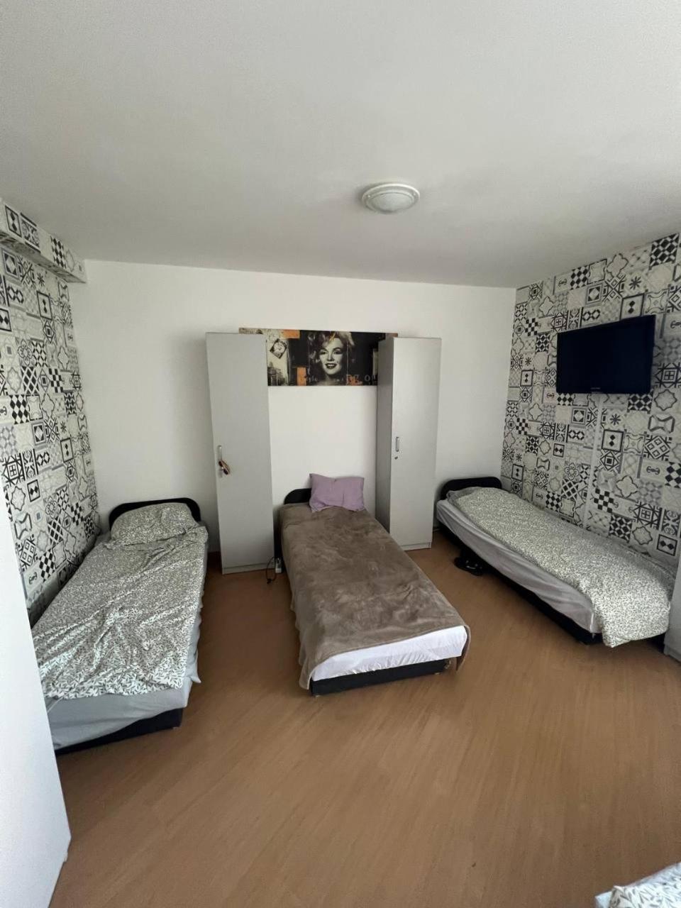 Hostel „U Sashka” Warszawa Zewnętrze zdjęcie