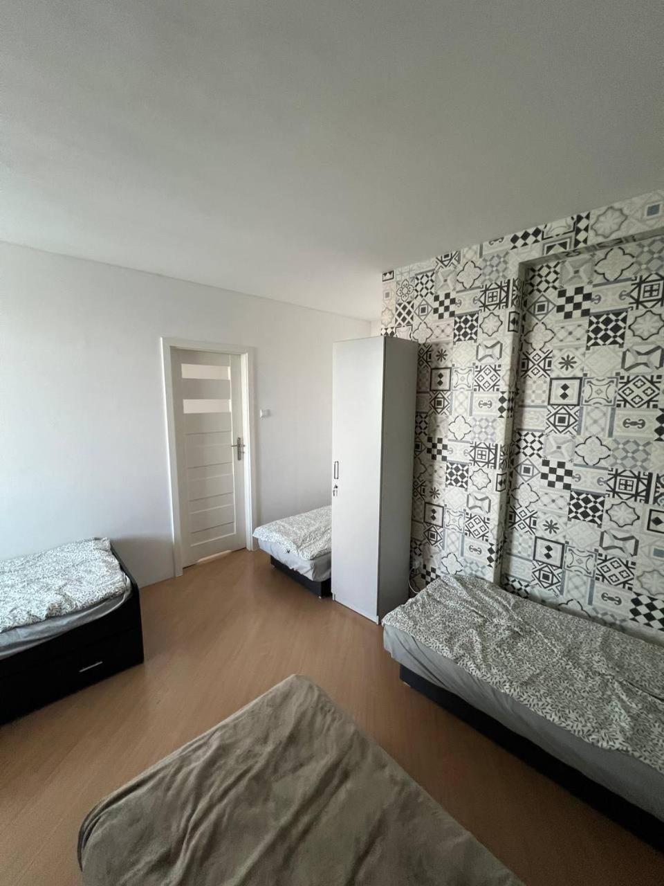 Hostel „U Sashka” Warszawa Zewnętrze zdjęcie