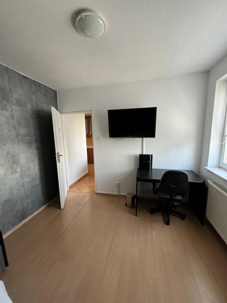 Hostel „U Sashka” Warszawa Zewnętrze zdjęcie