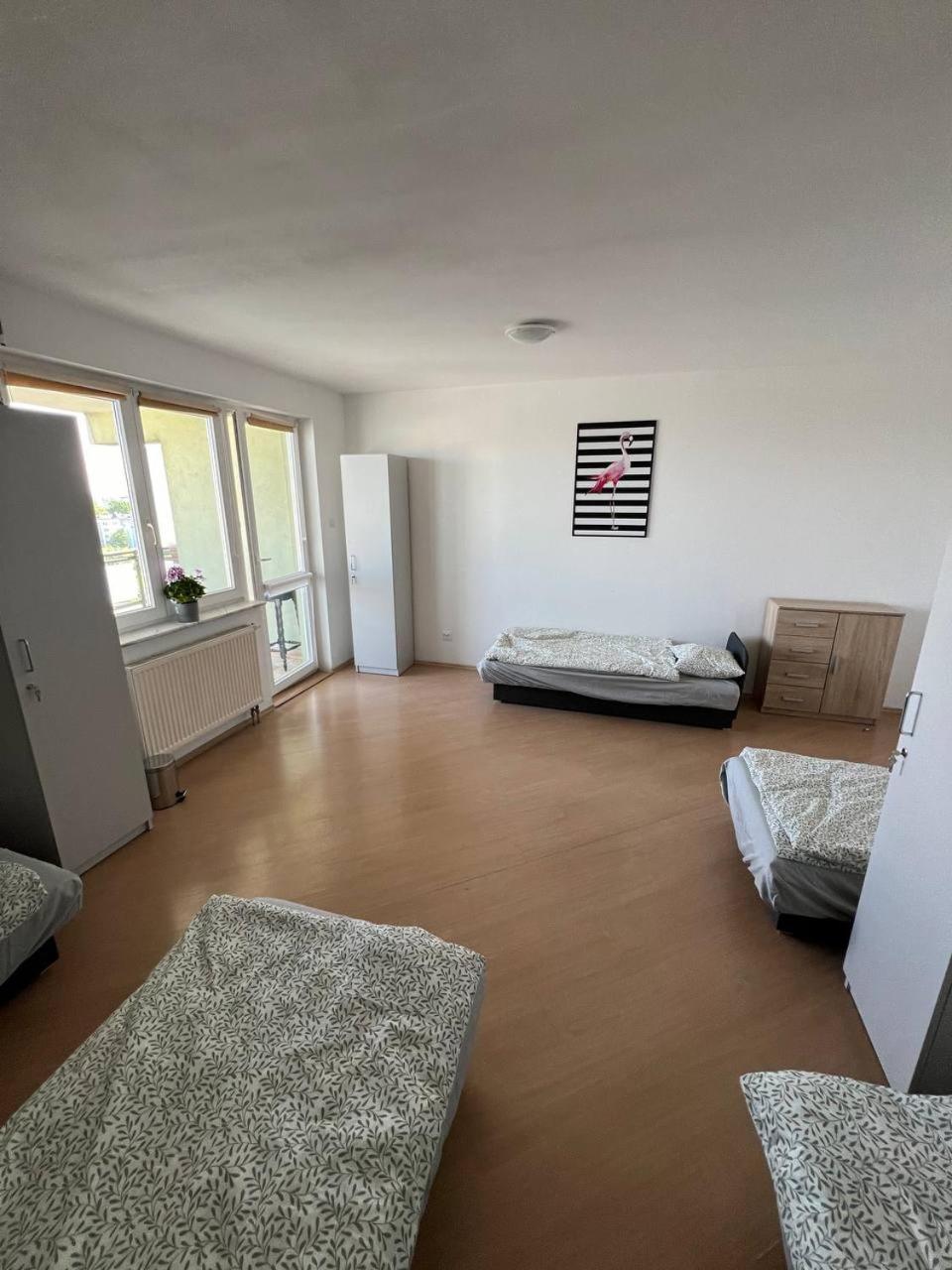 Hostel „U Sashka” Warszawa Zewnętrze zdjęcie